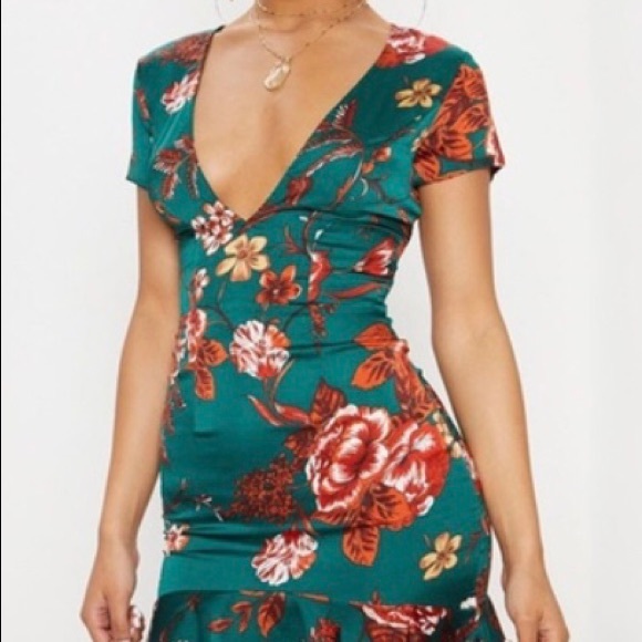 Emerald tie back dress - Picture 2 of 4